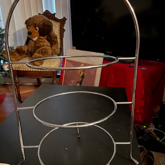 Lovely three tier Cake Stand - Picture 4 of 10